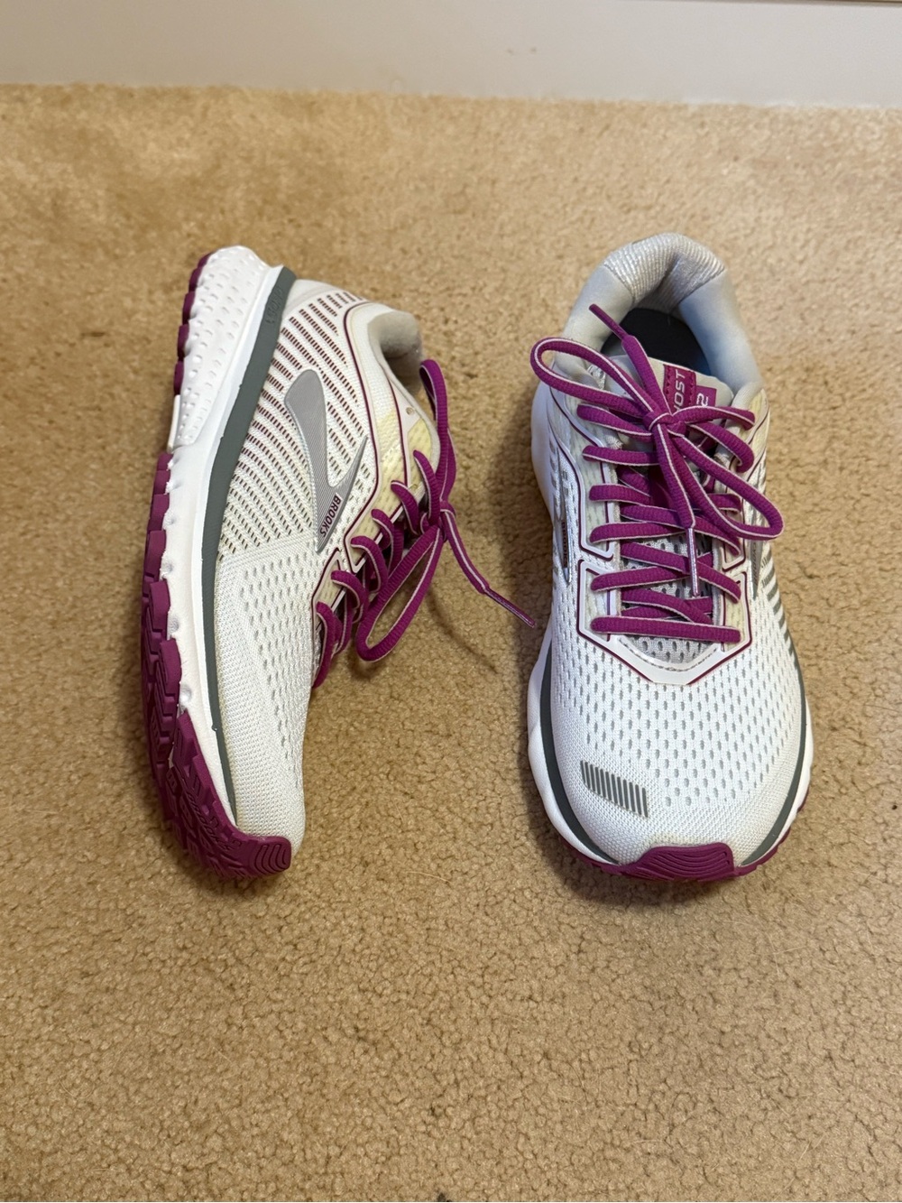 Brooks Ghost 12 Women’s Running Shoes Size 8.5 B White Purple Road Athletic